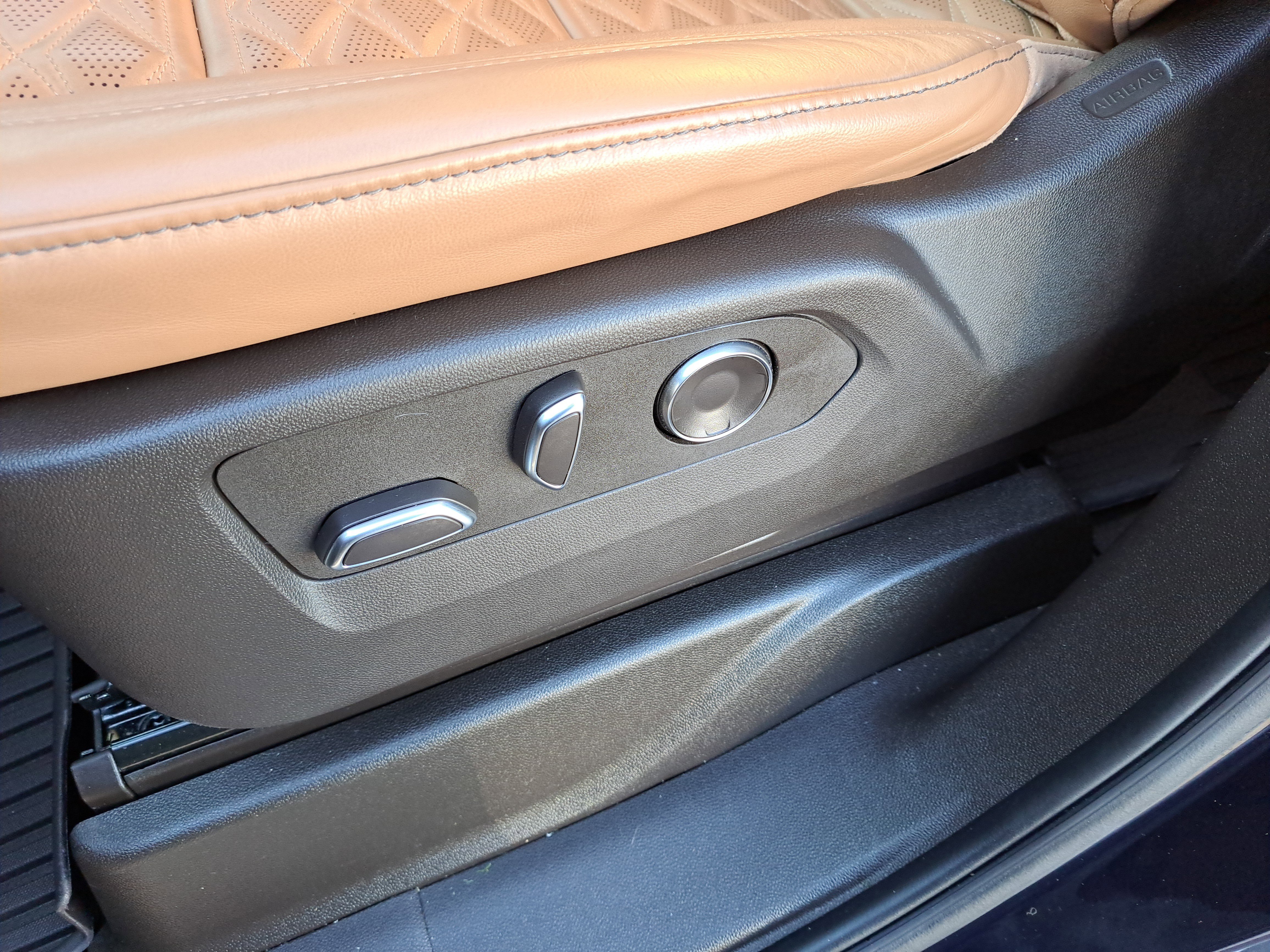 Used 2024 Cadillac Escalade ESV Sport w/ LPO, ONYX Package image 25