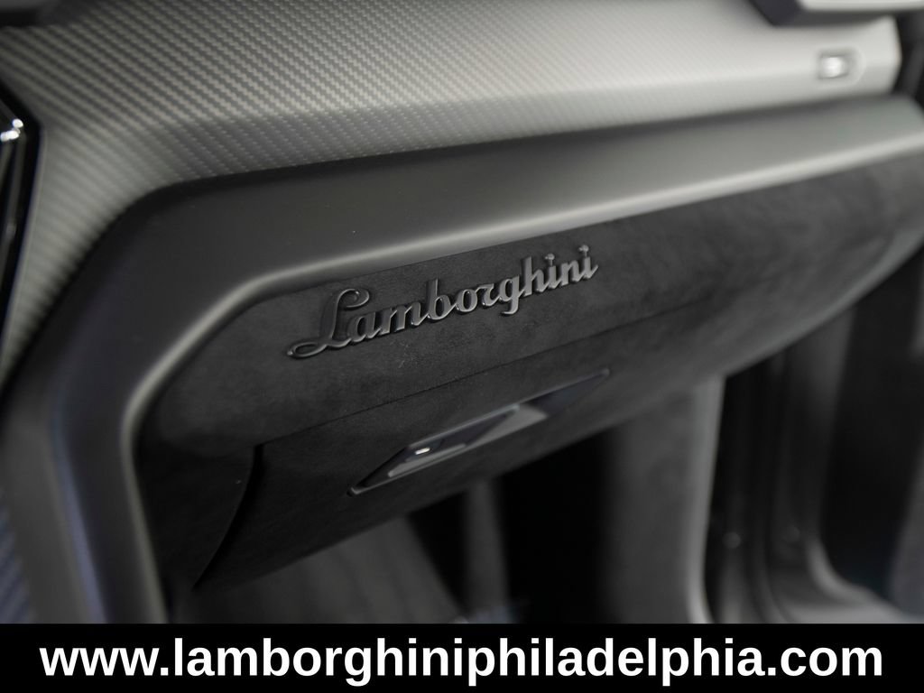 Used 2024 Lamborghini Urus Performante AWD/4WD image 24