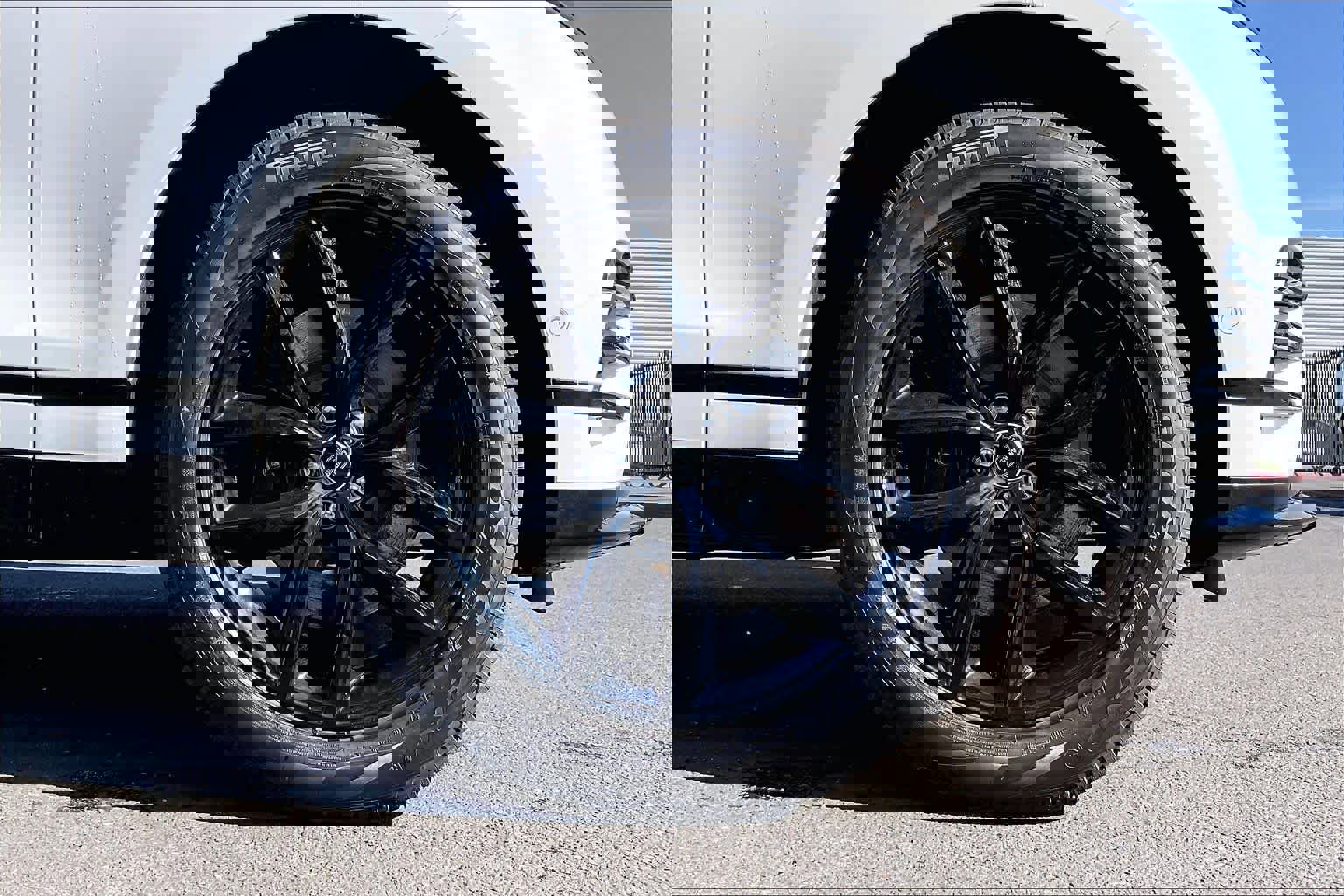 New 2026 Land Rover Range Rover Velar Dynamic SE image 14