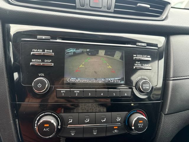 Used 2017 Nissan Rogue S AWD/4WD image 25