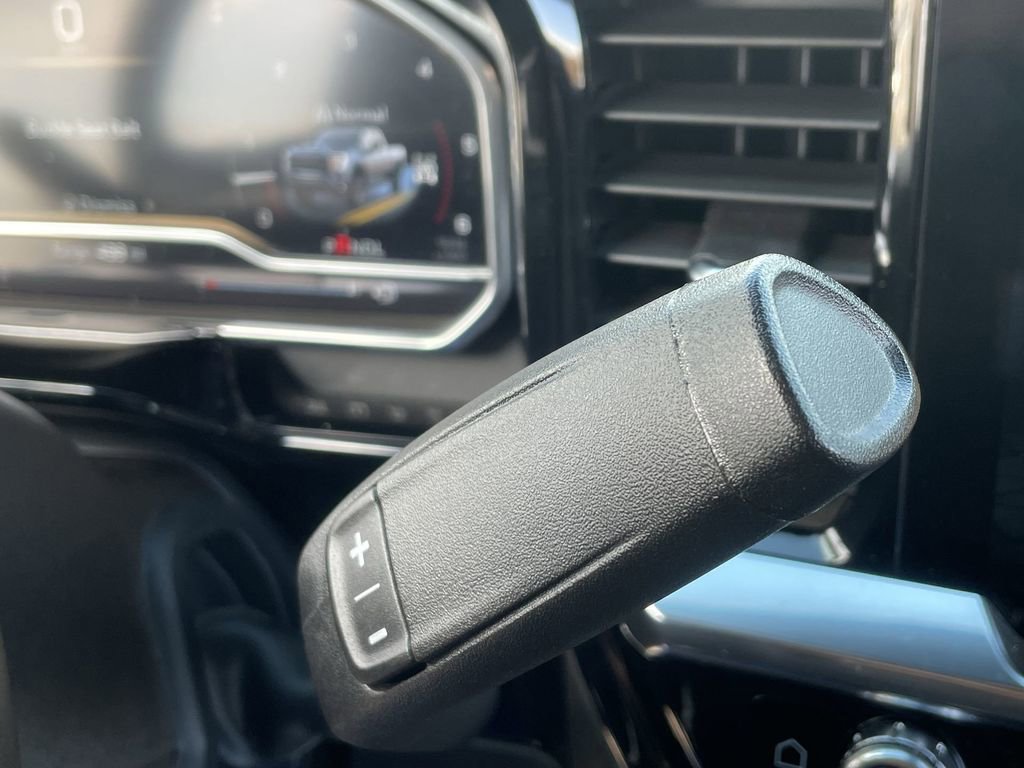 Used 2025 GMC Sierra 2500 SLT w/ SLT Convenience Package AWD/4WD image 16