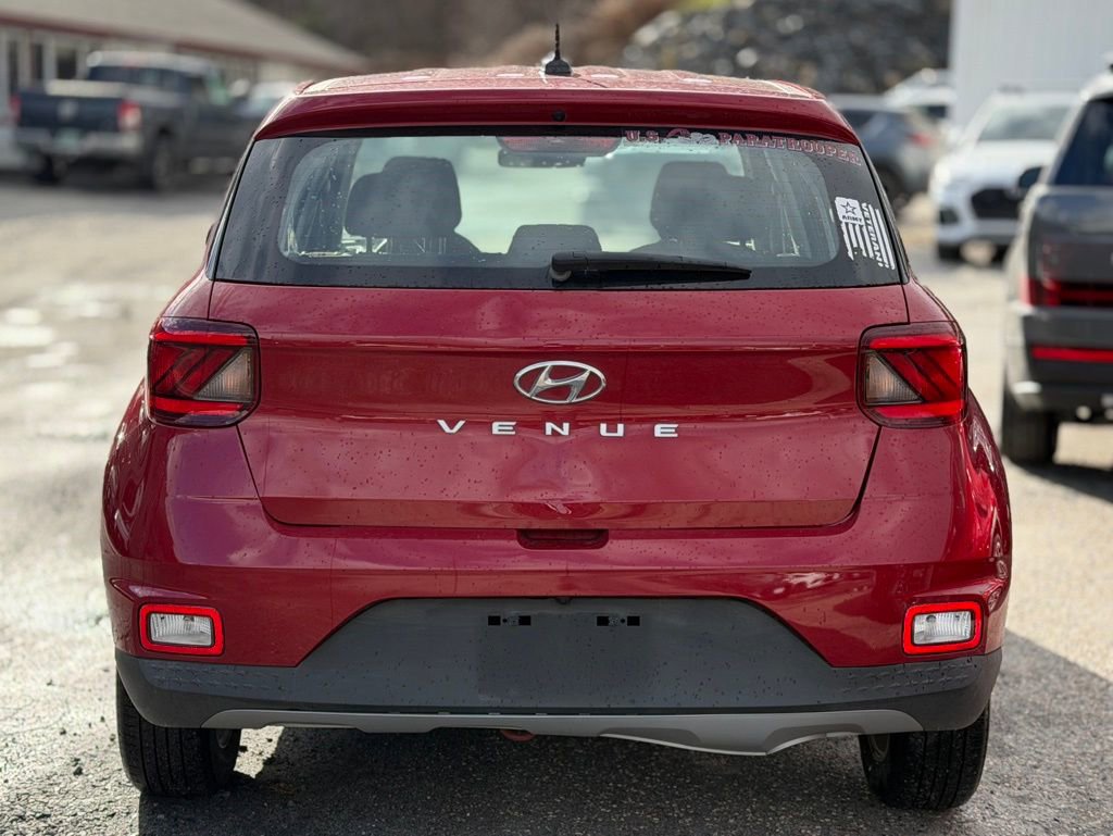 Used 2023 Hyundai Venue SE image 4