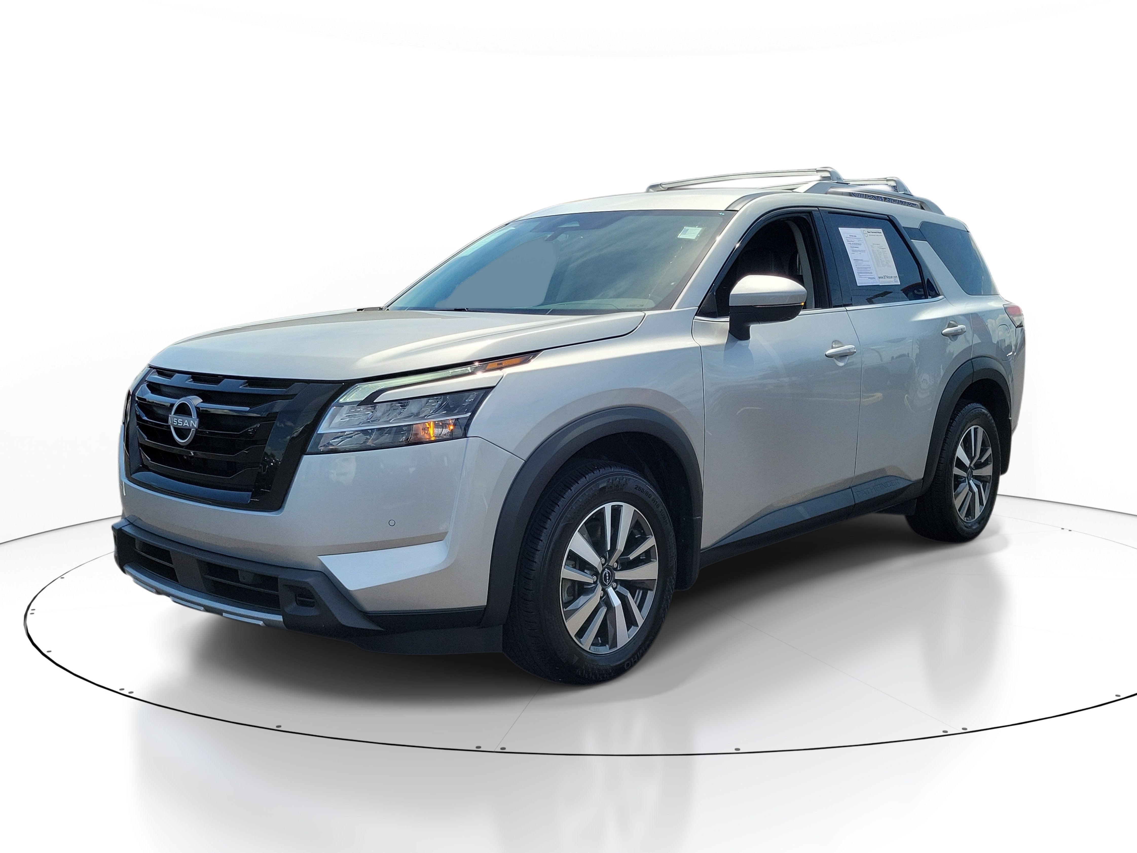 Certified 2024 Nissan Pathfinder SL w/ Black Appearance Package AWD/4WD image 2