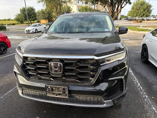Used 2024 Honda Pilot Touring image 3