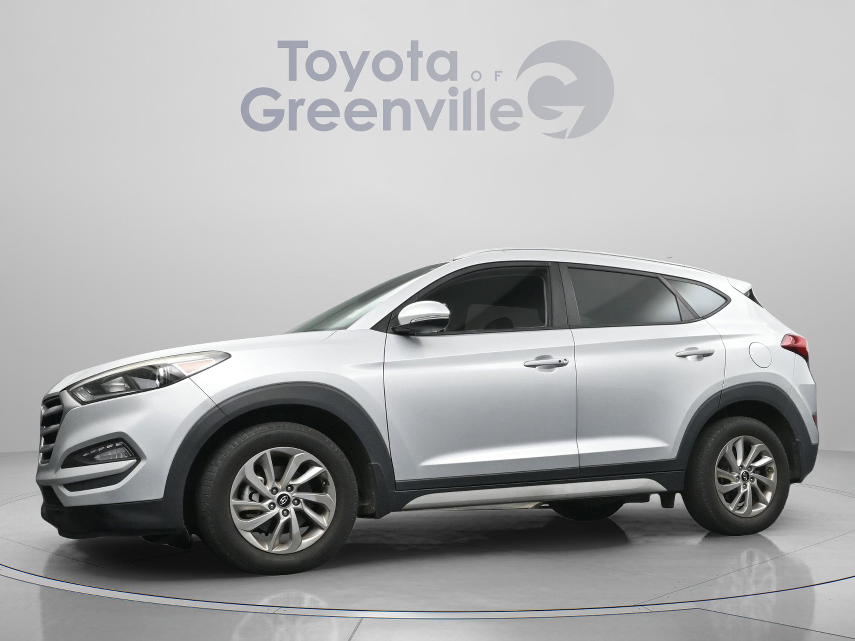 Used 2017 Hyundai Tucson SE Plus FWD image 2