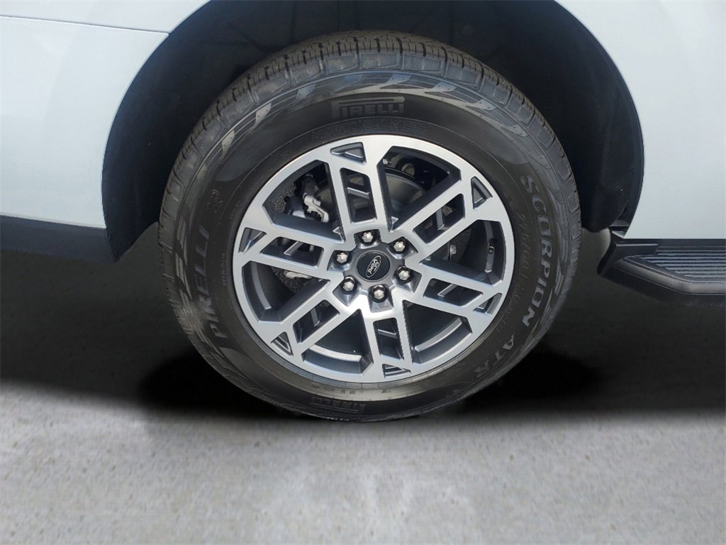 New 2025 Ford Expedition Active image 5