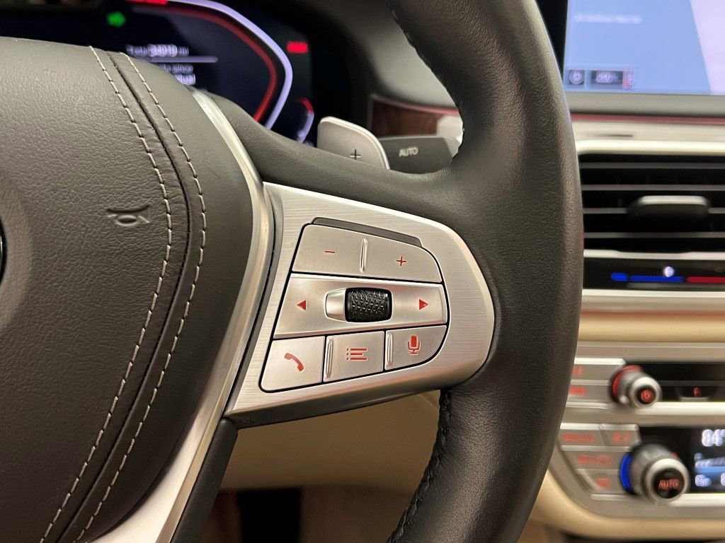 Used 2022 BMW 740i image 35