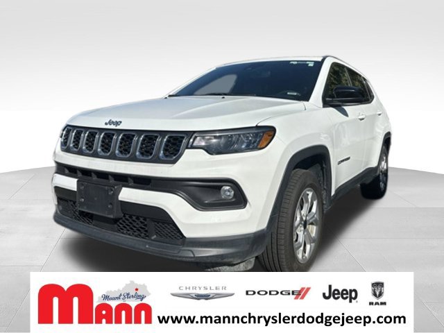 Used 2025 Jeep Compass Latitude w/ Sun & Sound Group AWD/4WD image 1
