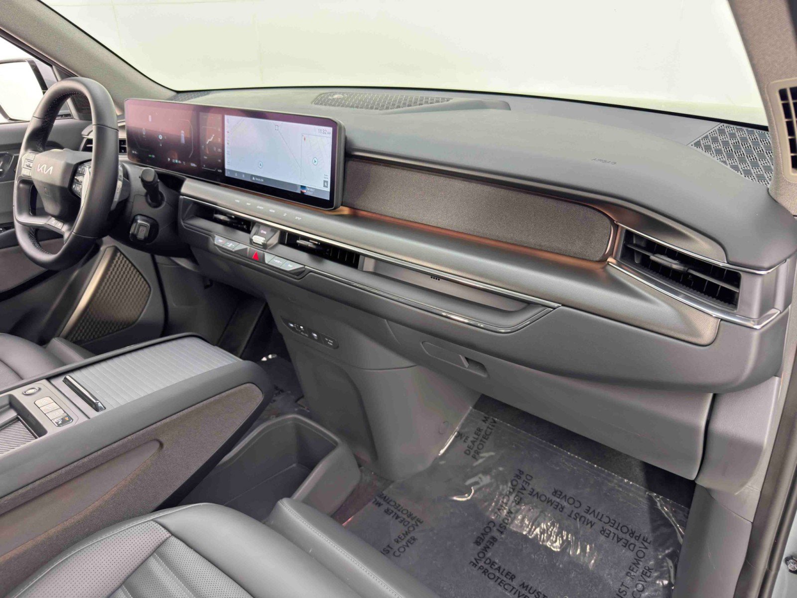 Used 2024 Kia EV9 Land image 15