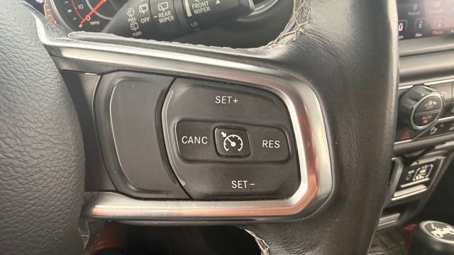 Used 2018 Jeep Wrangler Unlimited Sahara AWD/4WD image 22