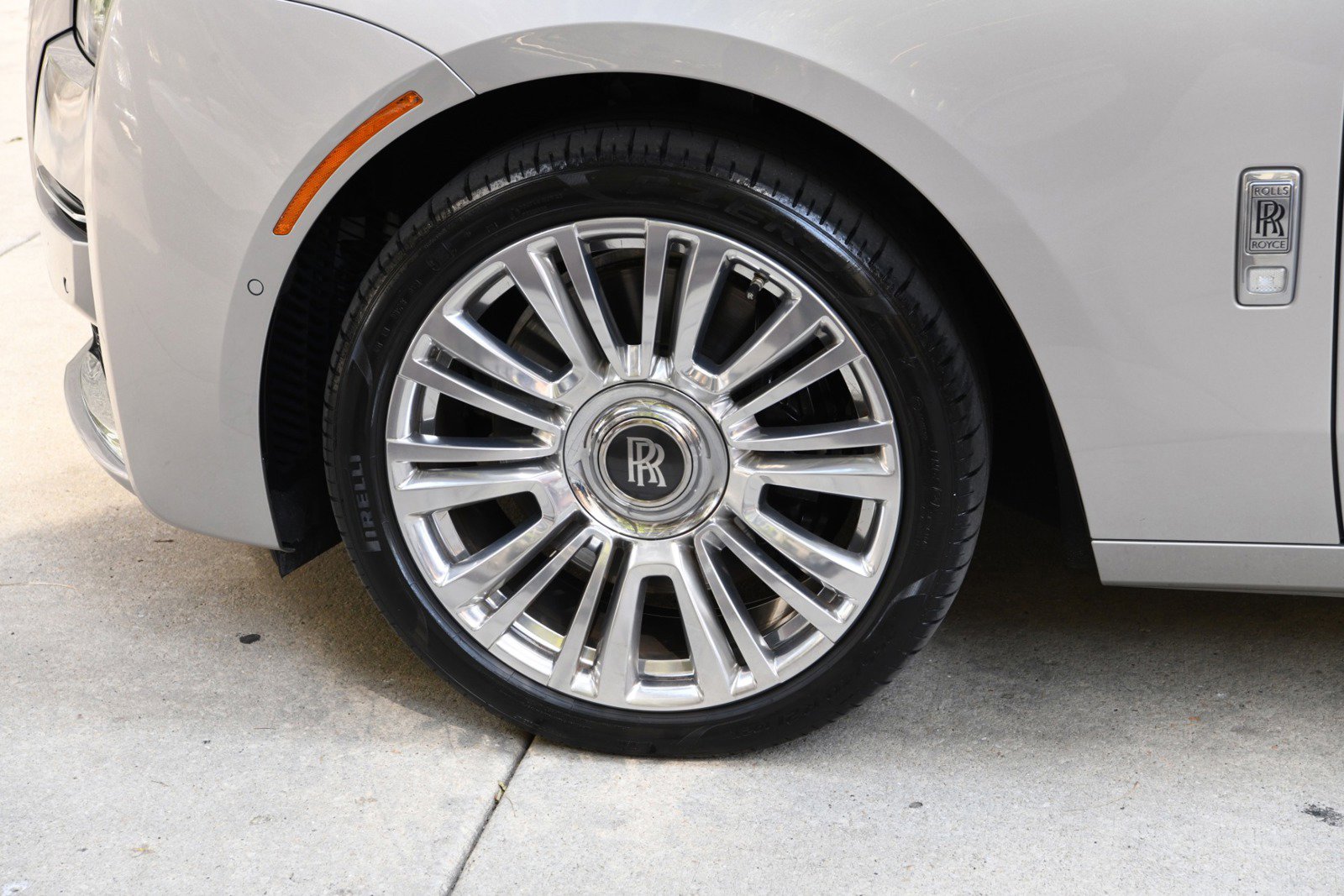 Used 2022 Rolls-Royce Ghost w/ Ghost Package image 23