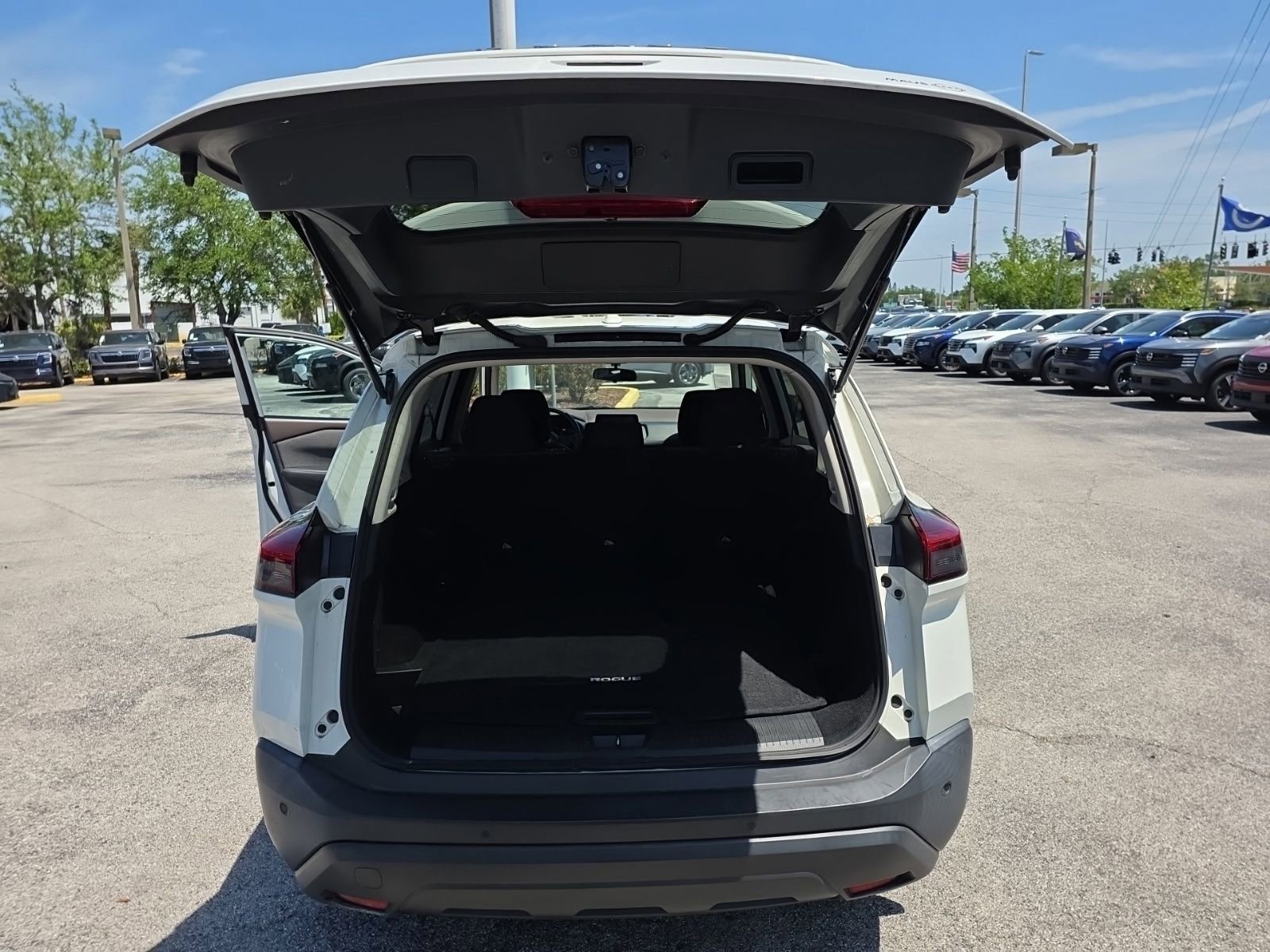 Used 2021 Nissan Rogue S FWD image 21