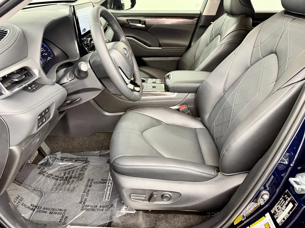 Used 2026 Toyota Highlander Platinum image 20
