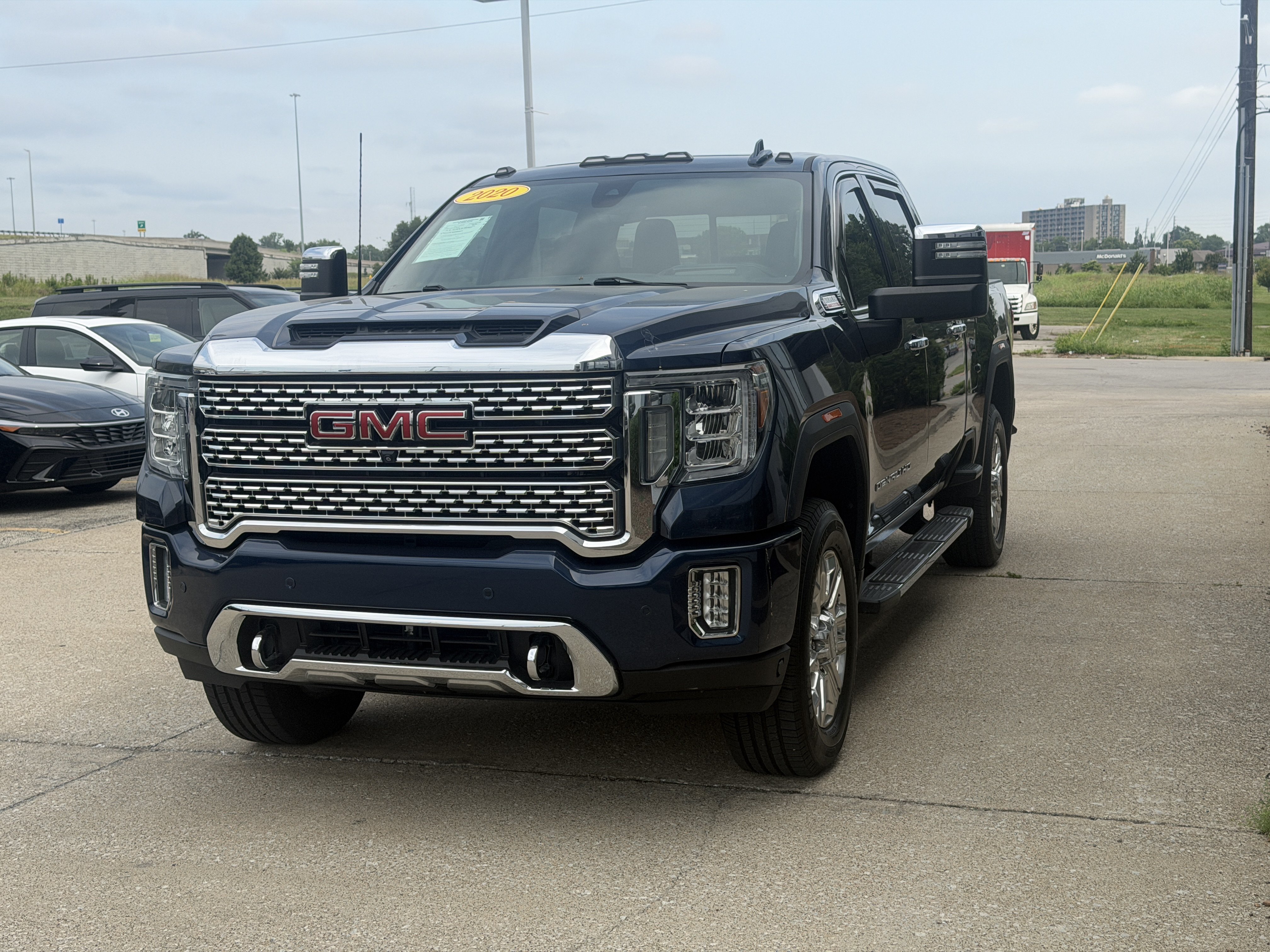 Used 2020 GMC Sierra 3500 Denali w/ Denali Ultimate Package AWD/4WD image 17