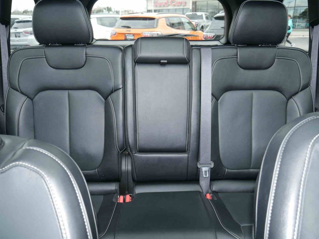 Used 2024 Jeep Grand Cherokee Overland image 37