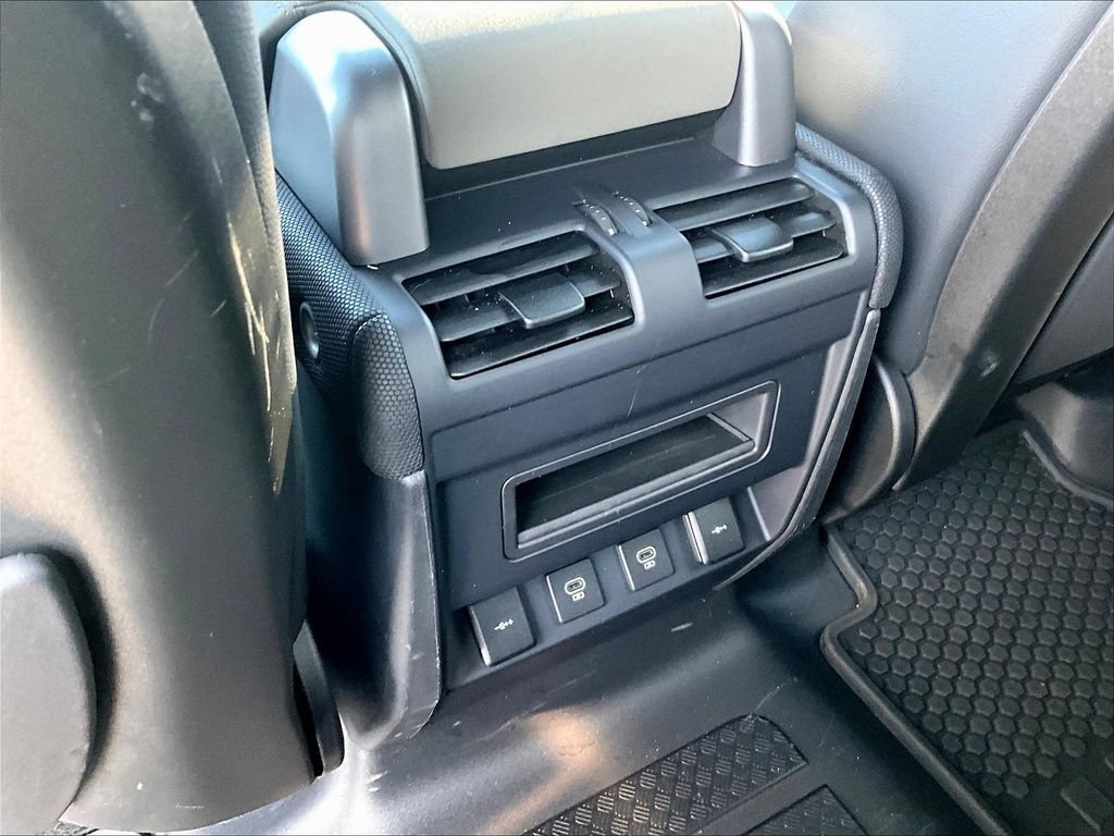 Used 2022 Land Rover Defender 110 X-Dynamic SE AWD/4WD image 12
