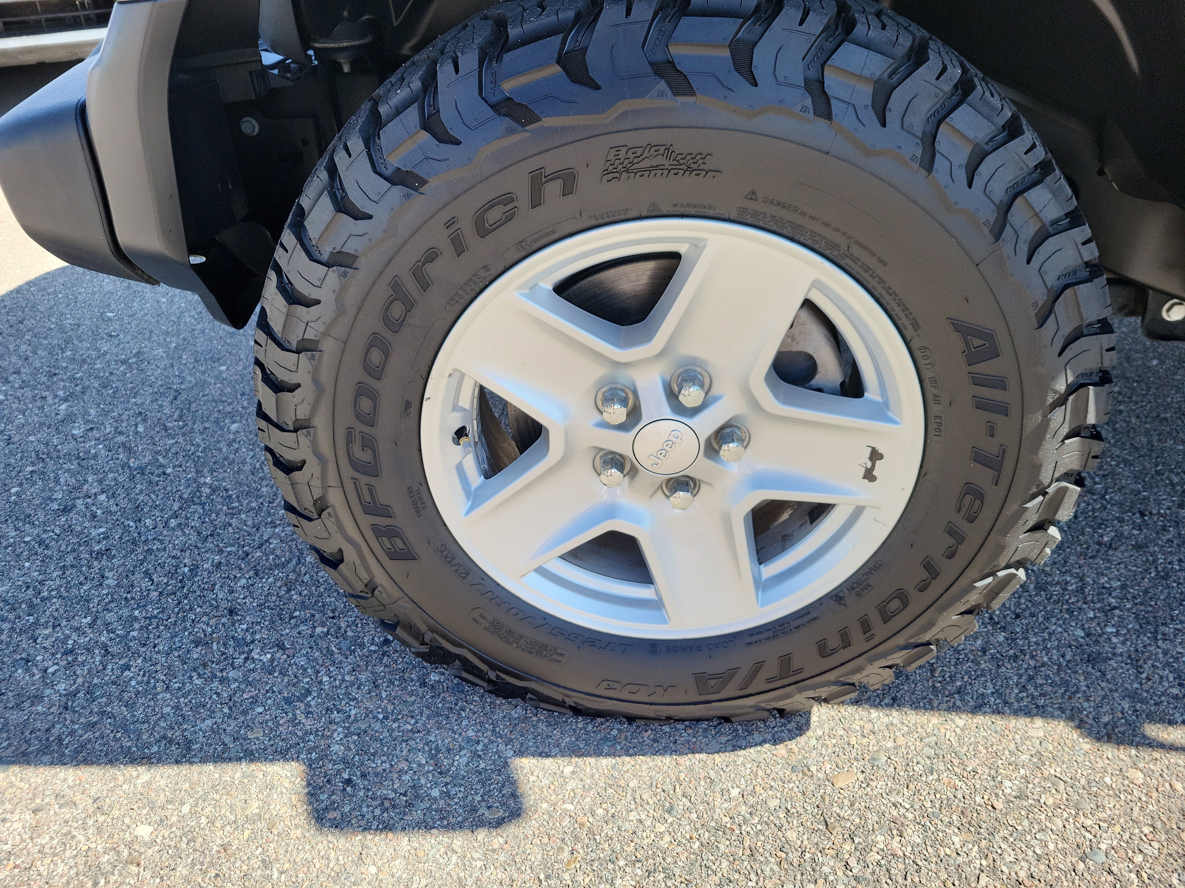 Used 2020 Jeep Gladiator Sport w/ Quick Order Package 24S image 17