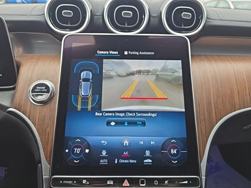 Used 2024 Mercedes-Benz GLC 300 4MATIC image 17