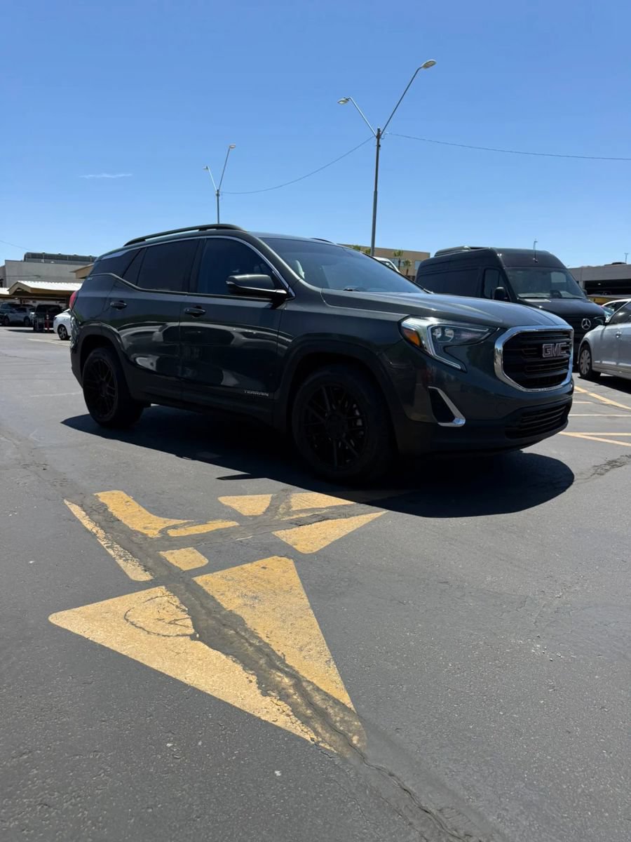 Used 2019 GMC Terrain SLE w/ Driver Convenience Package FWD image 1