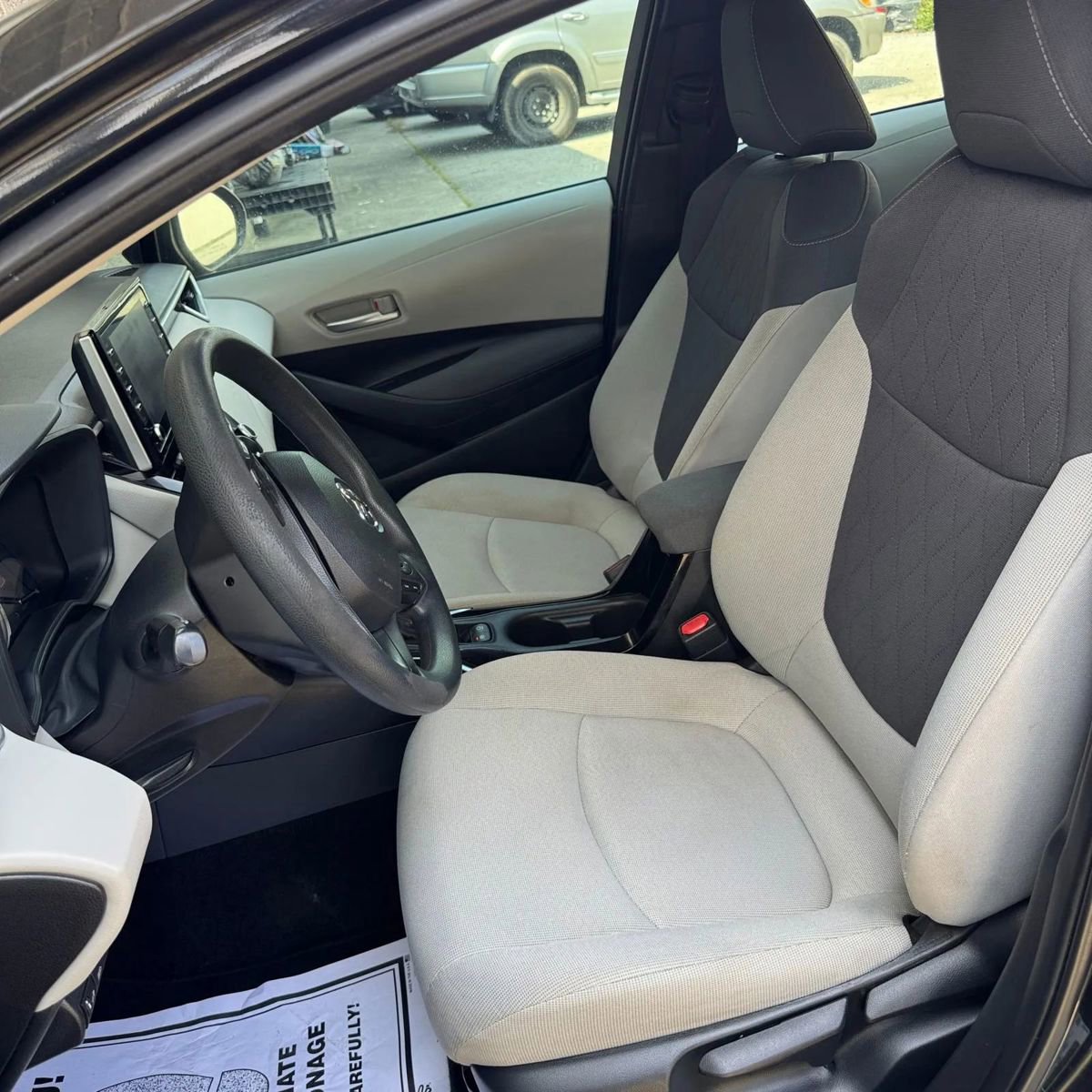 Used 2020 Toyota Corolla LE FWD image 13