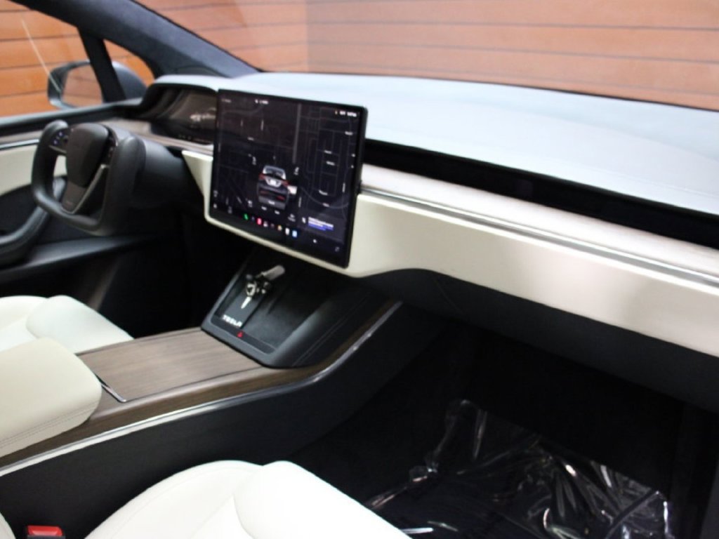 Used 2022 Tesla Model X AWD/4WD image 6