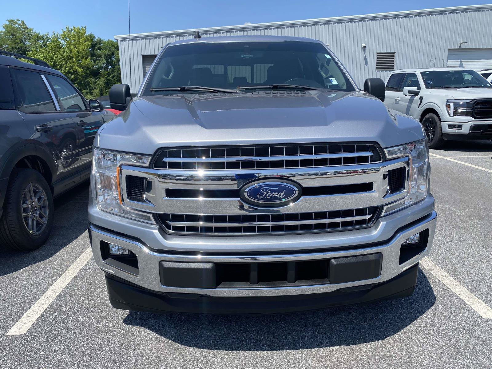 Used 2020 Ford F150 XLT w/ Equipment Group 302A Luxury RWD image 2