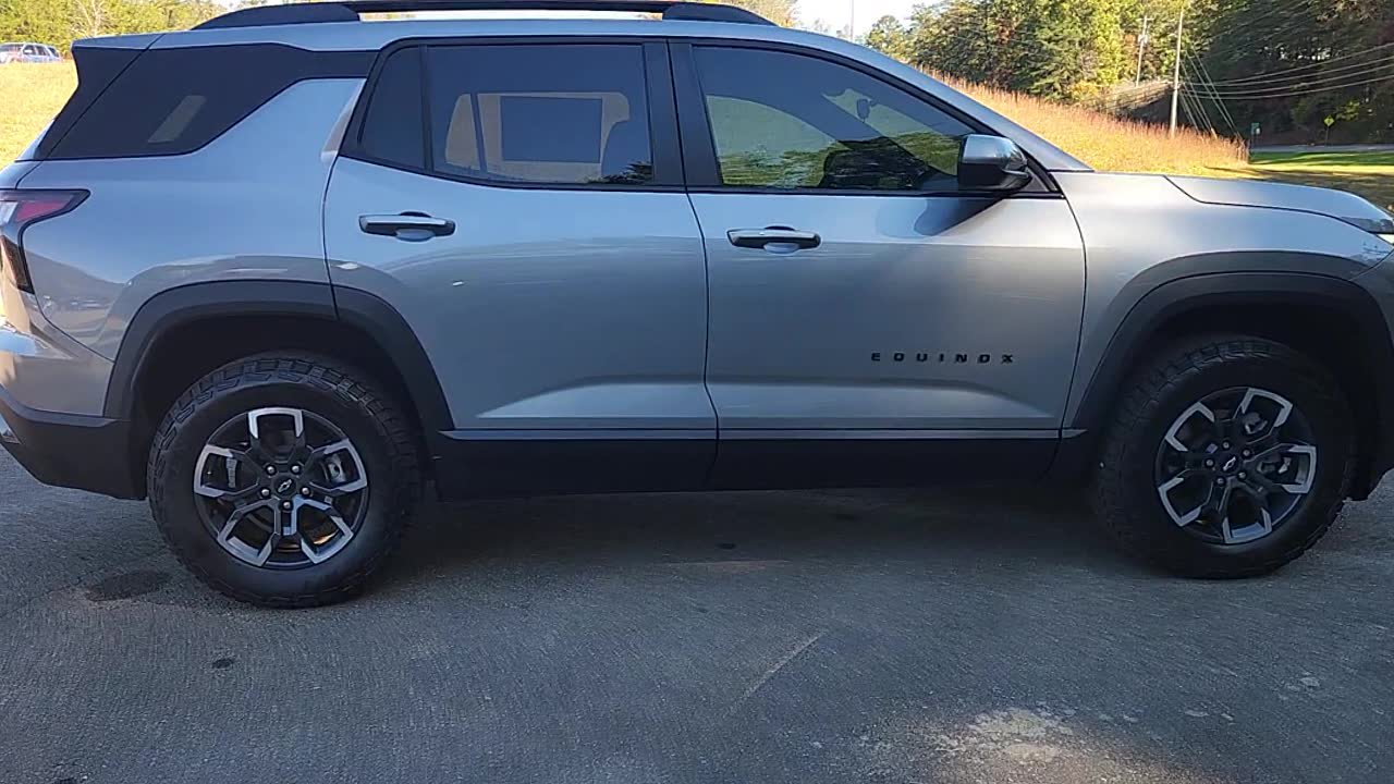 Used 2026 Chevrolet Equinox ACTIV w/ Convenience Package III AWD/4WD image 6
