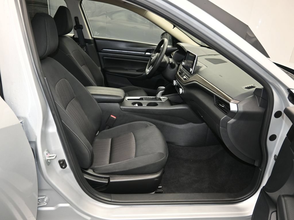 Certified 2025 Nissan Altima 2.5 SV FWD image 26