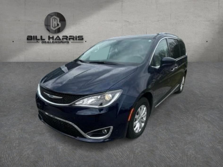 Used 2019 Chrysler Pacifica Touring-L image 1