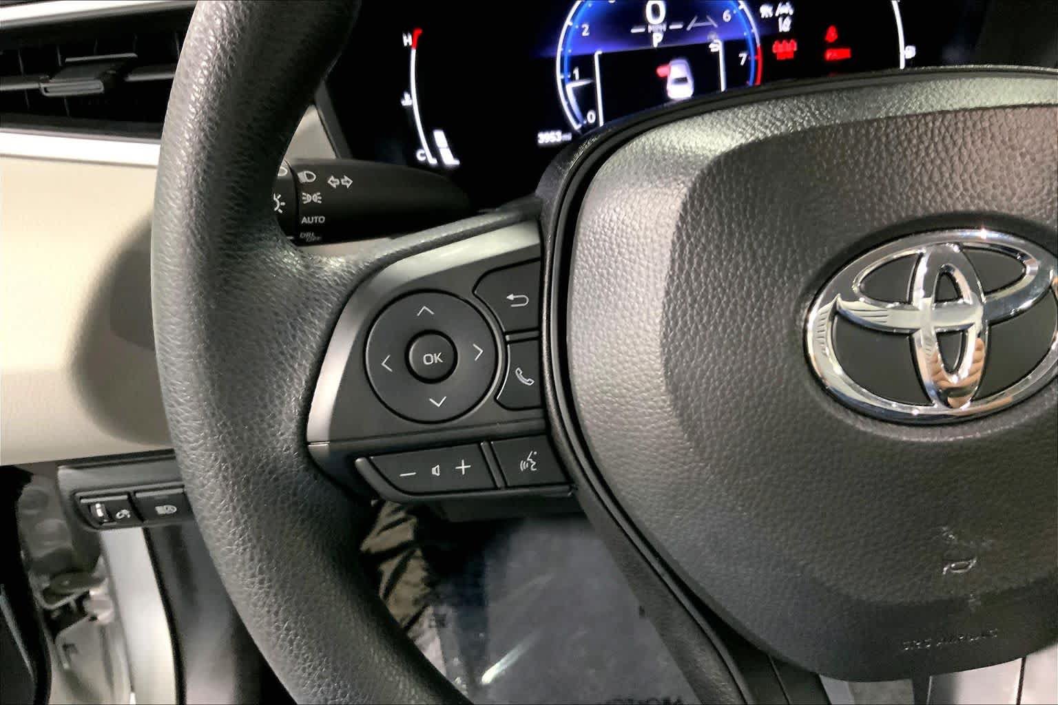 Used 2026 Toyota Corolla LE FWD image 24