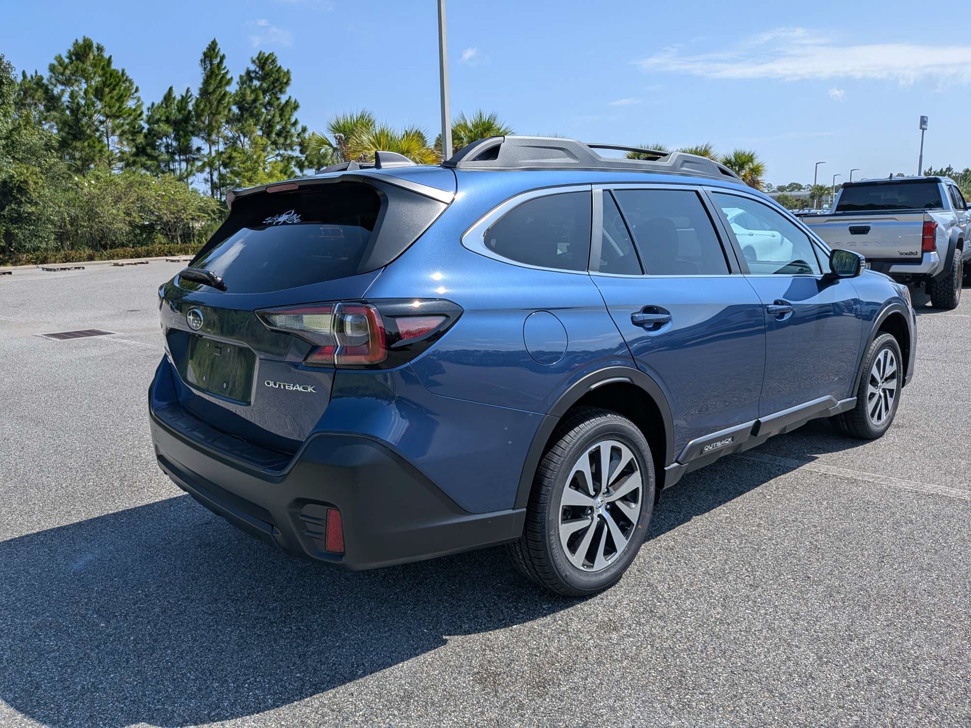 Certified 2021 Subaru Outback Premium w/ Popular Package #1 AWD/4WD image 4