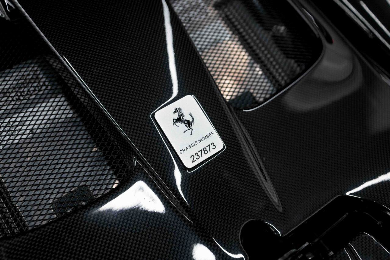 Used 2018 Ferrari 812 Superfast RWD image 97