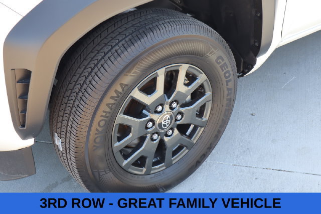 Used 2026 Toyota 4Runner SR5 AWD/4WD image 2