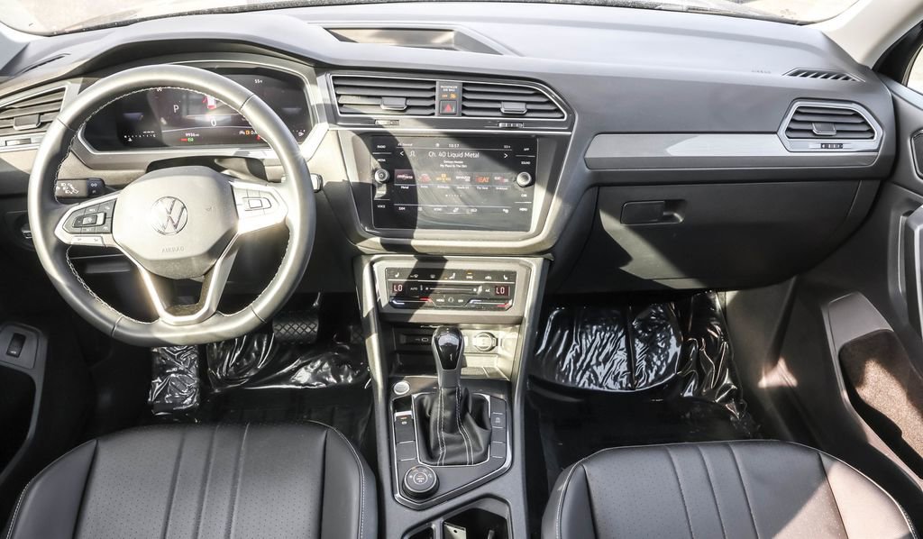 Used 2024 Volkswagen Tiguan SE image 29