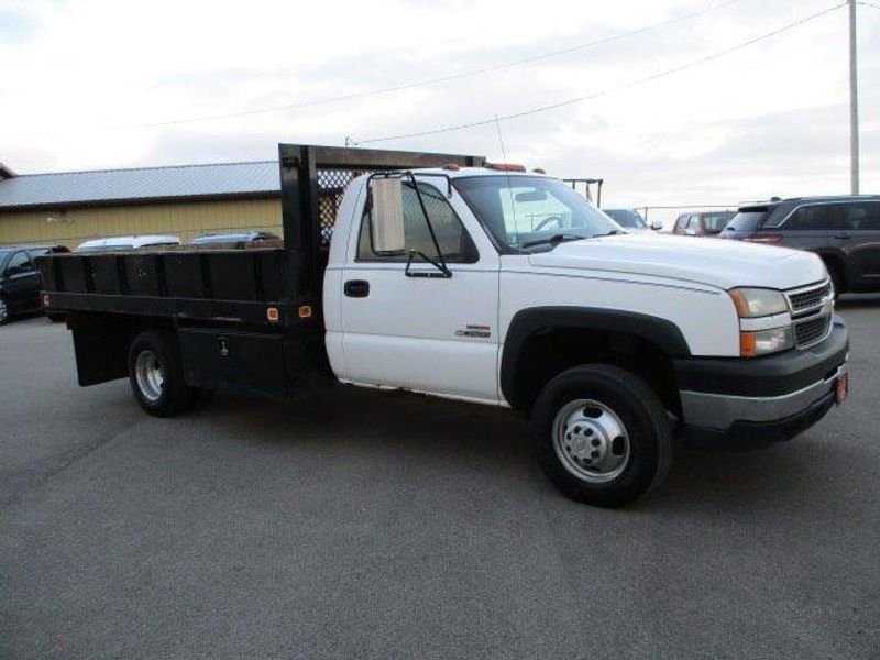 Used 2005 Chevrolet Silverado 3500 2WD Regular Cab w/ Heavy-Duty Power Package image 6