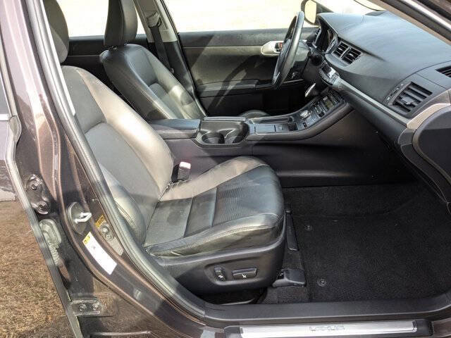 Used 2013 Lexus CT 200h w/ Premium Pkg w/Backup Camera FWD image 38