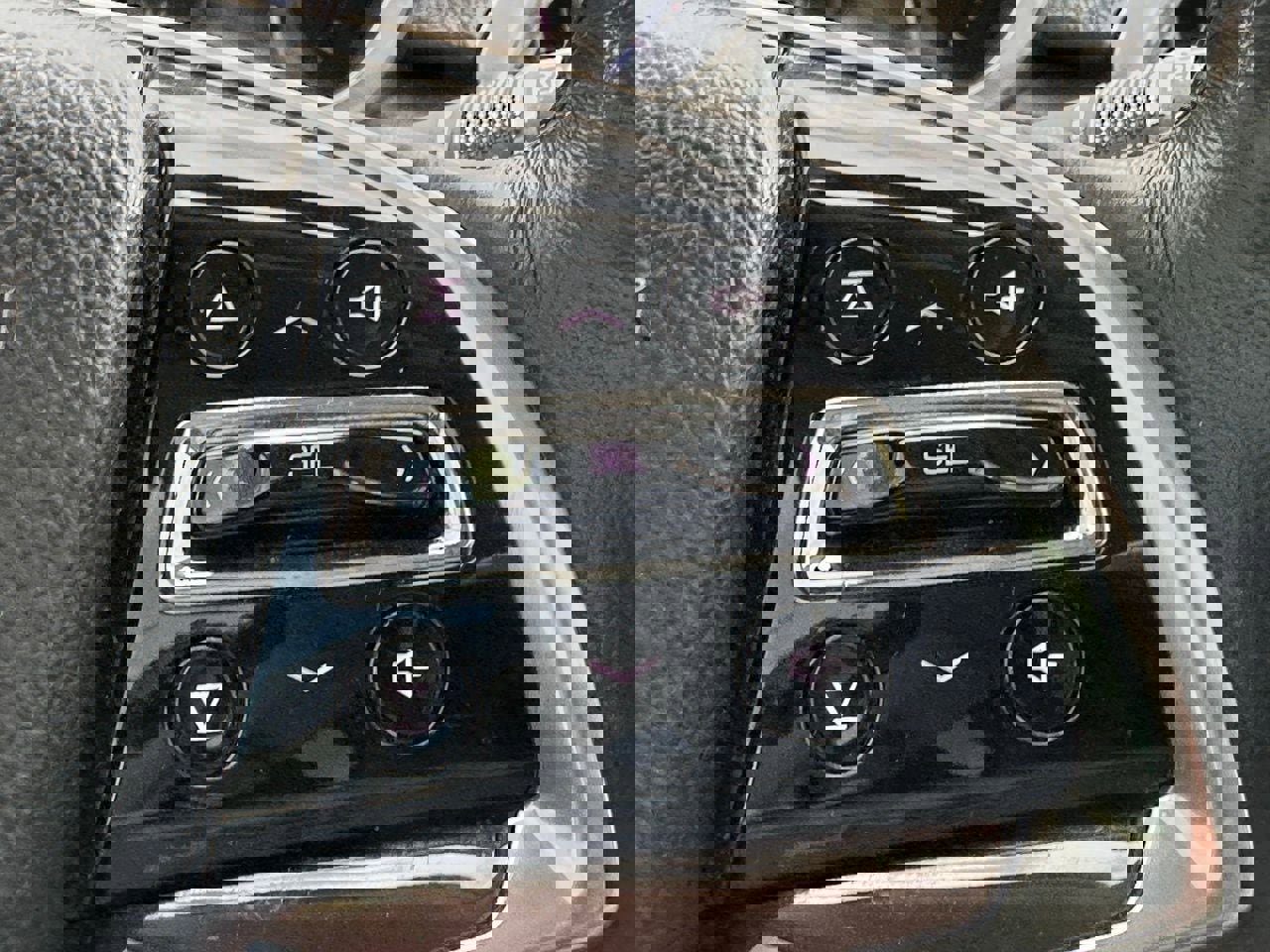 Used 2016 Cadillac SRX Luxury image 26