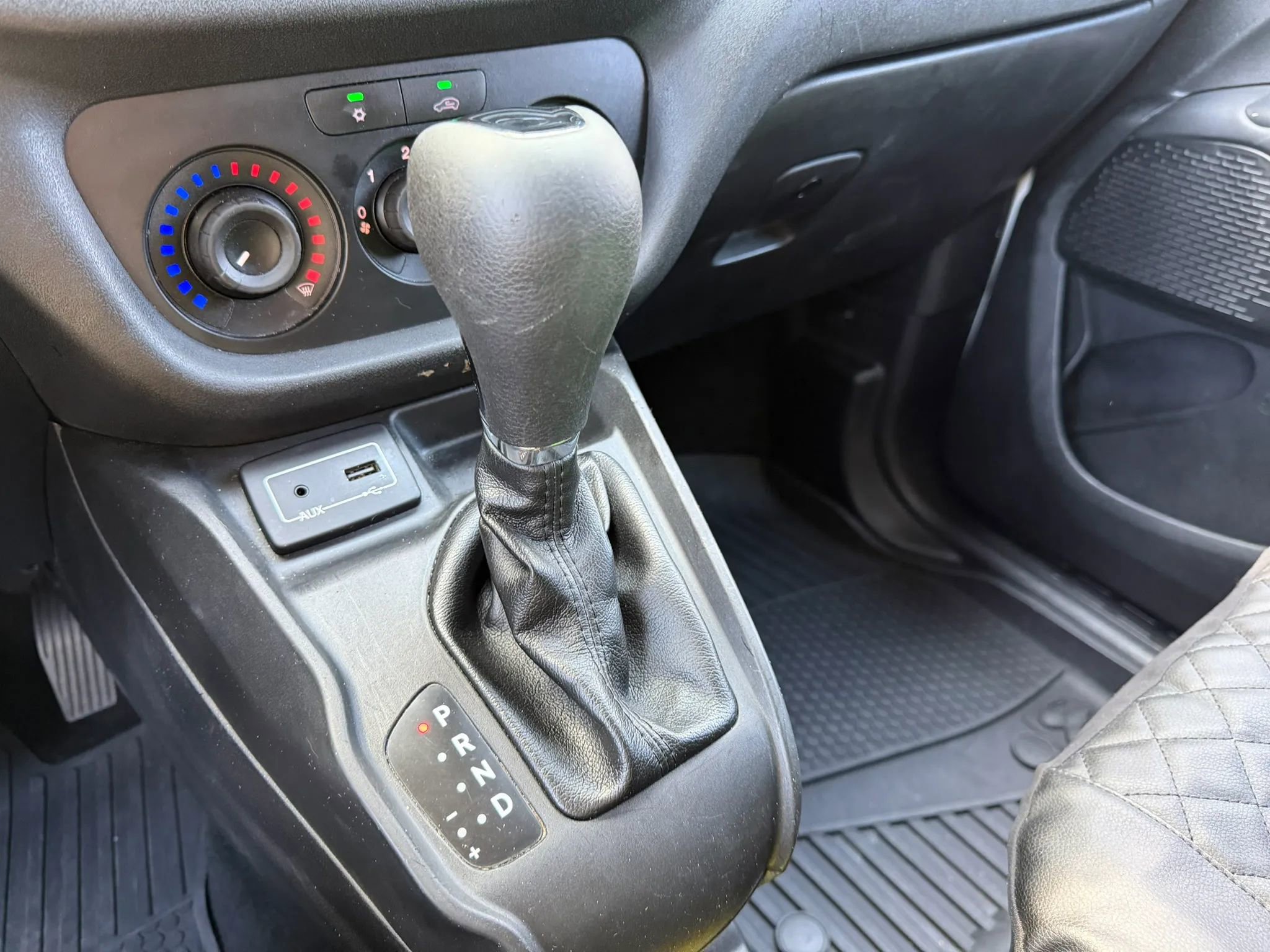 Used 2019 RAM ProMaster City Tradesman SLT FWD image 19