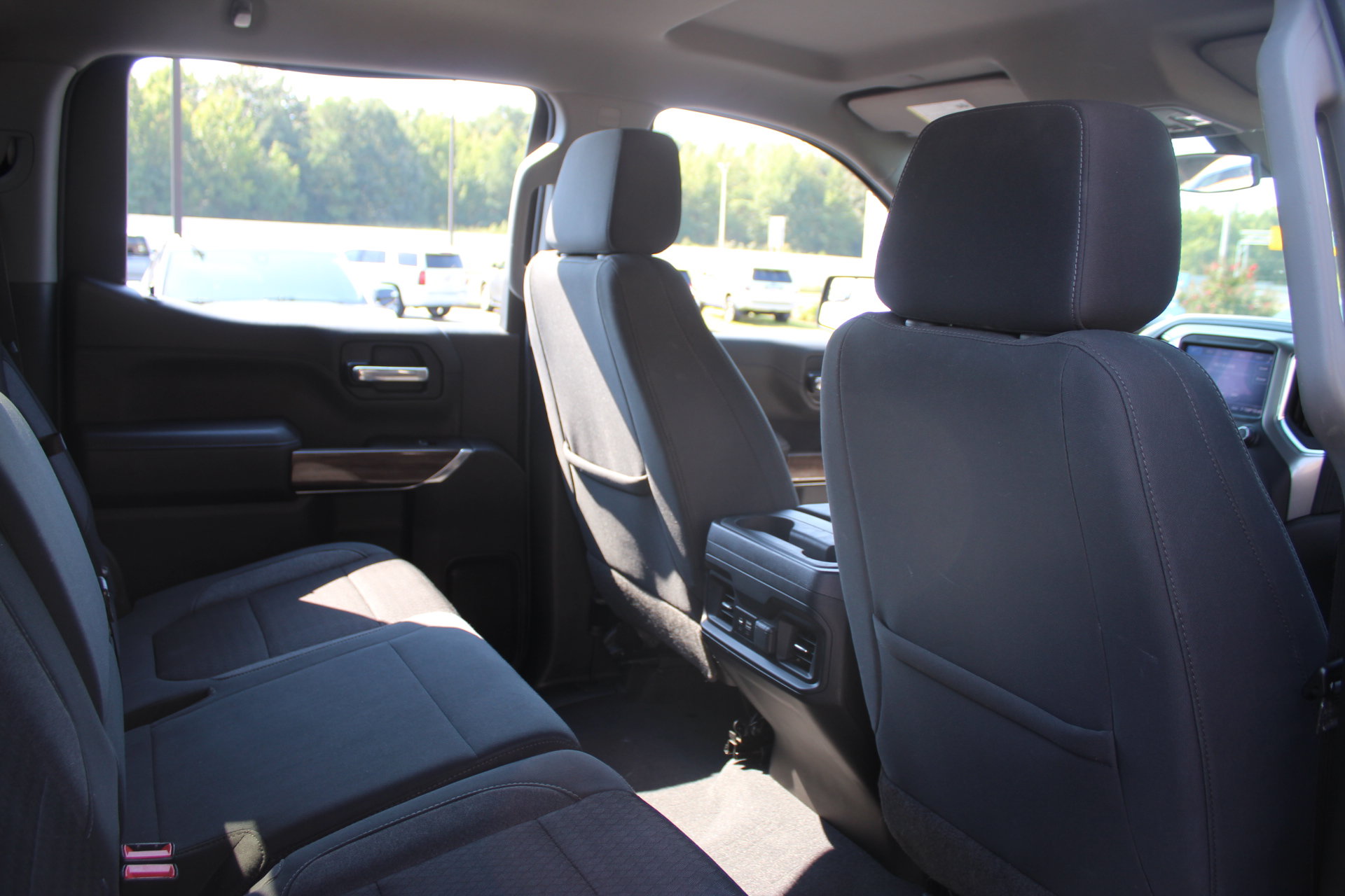 Used 2022 Chevrolet Silverado 1500 LT Trail Boss w/ Bed Protection Package AWD/4WD image 31