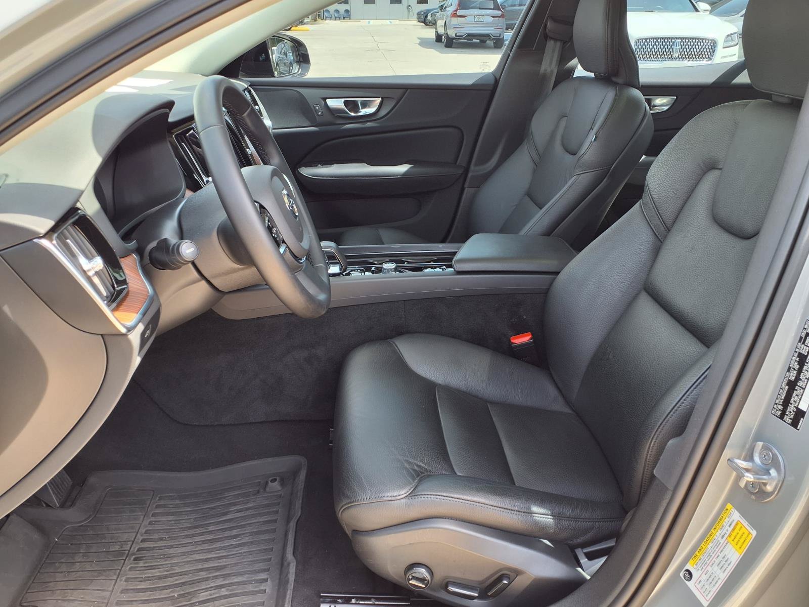 Certified 2024 Volvo S60 B5 Plus AWD/4WD image 24