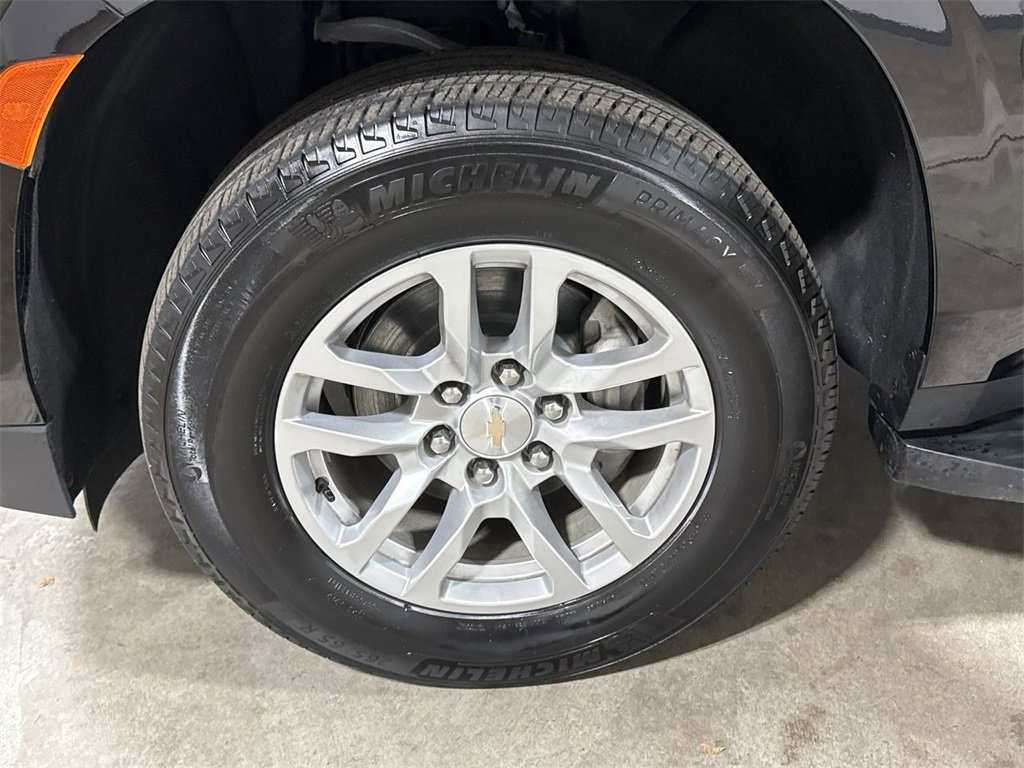 Used 2024 Chevrolet Suburban LT image 26