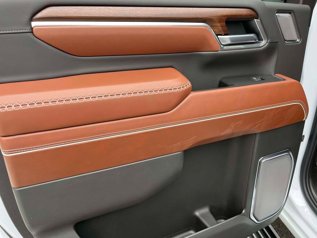 Certified 2026 GMC Sierra 2500 Denali Ultimate w/ Max Trailering Package image 15