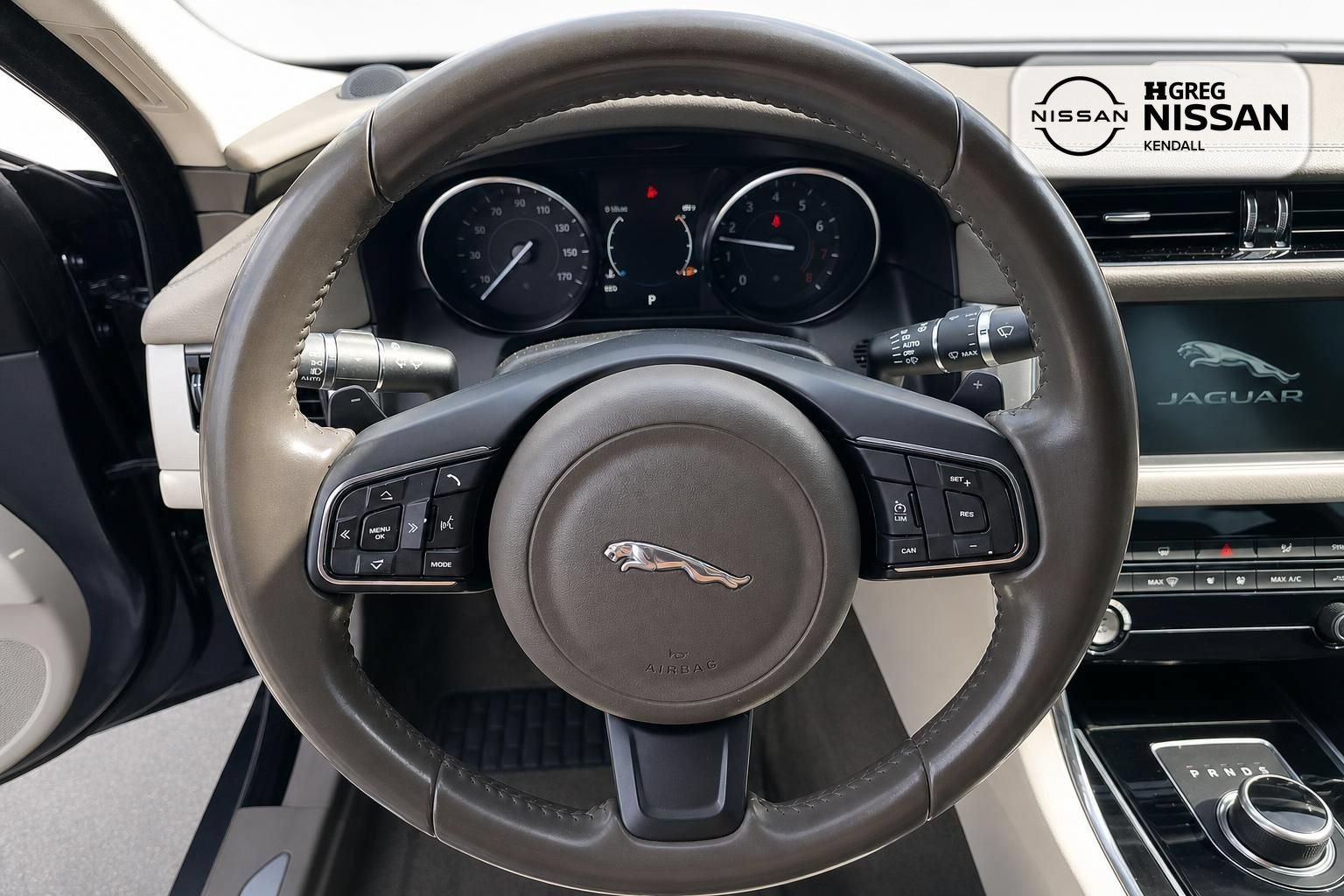 Used 2017 Jaguar XF Premium RWD image 8
