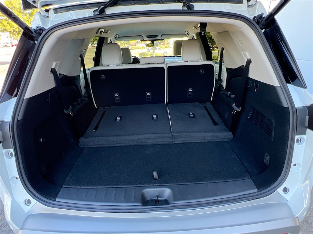 New 2025 Nissan Pathfinder SL image 25