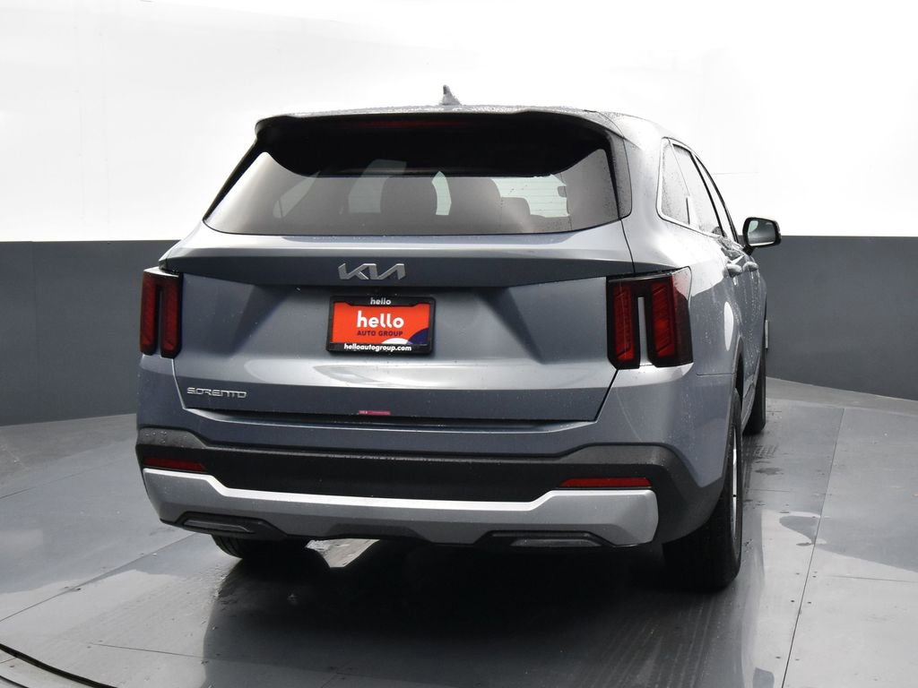 Certified 2025 Kia Sorento LX image 29