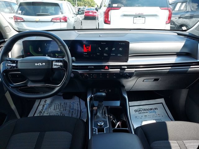 Used 2026 Kia Sorento LX FWD image 12