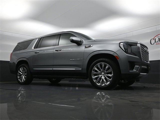 Used 2023 GMC Yukon XL Denali image 28