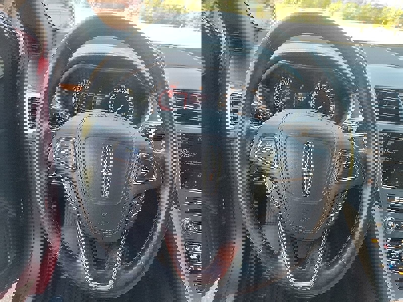 Used 2017 Lincoln MKZ Select image 41