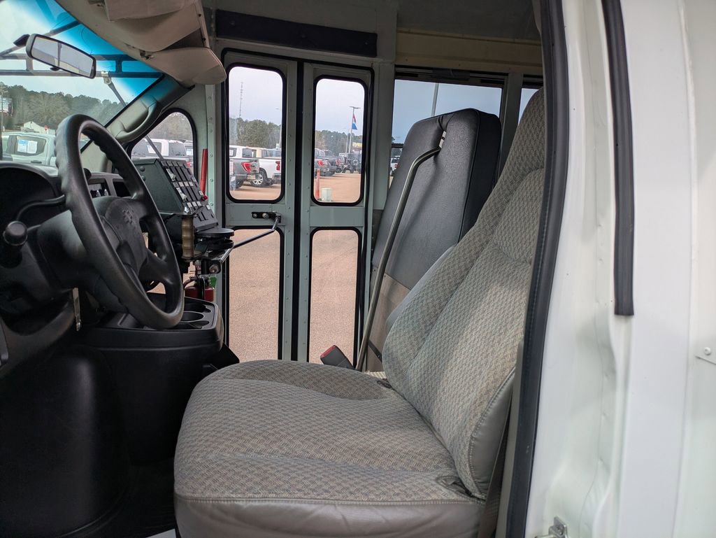 Used 2007 Chevrolet Express 3500 w/ School Bus Package image 7