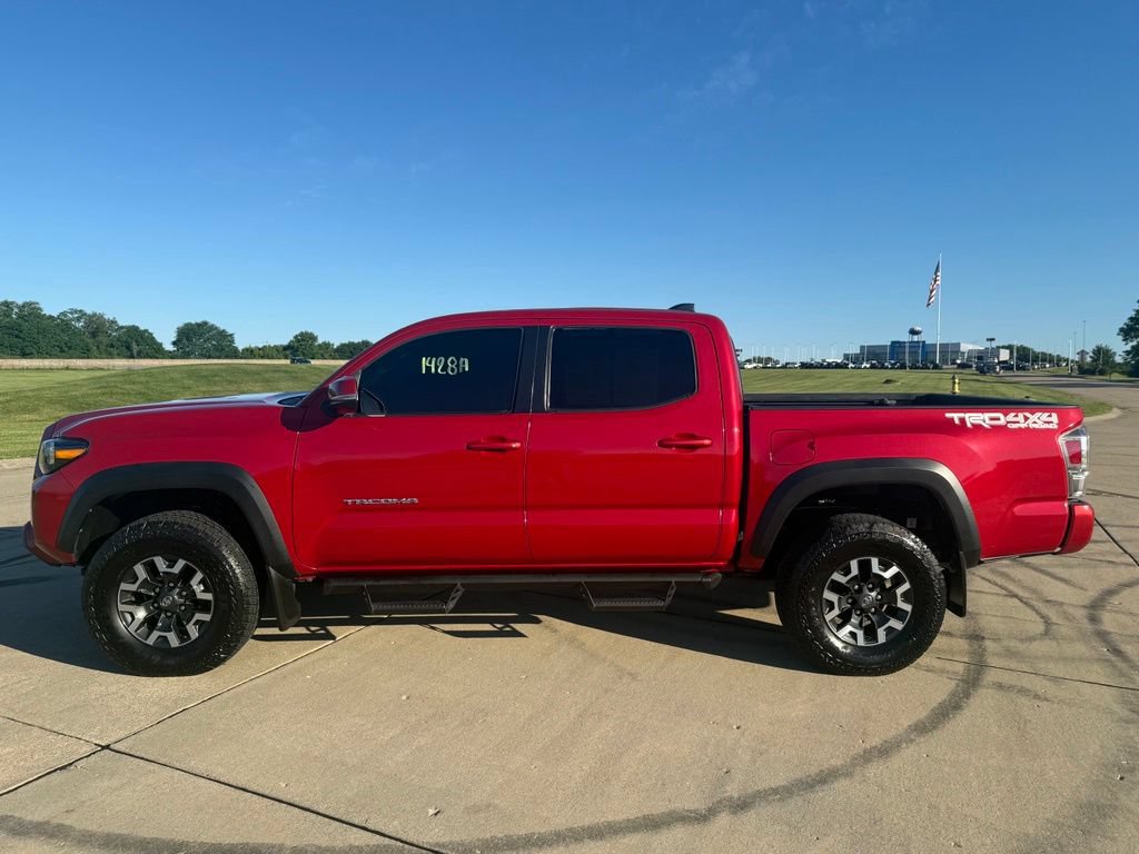 Used 2020 Toyota Tacoma TRD Off-Road w/ TRD Premium Off Road Package AWD/4WD image 7